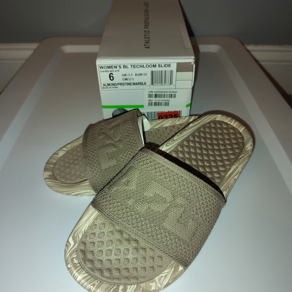 Apl Nwt Athletic Propulsion Labs Nwt Tan Slide Sandals APL 6 Net Almond Techloom